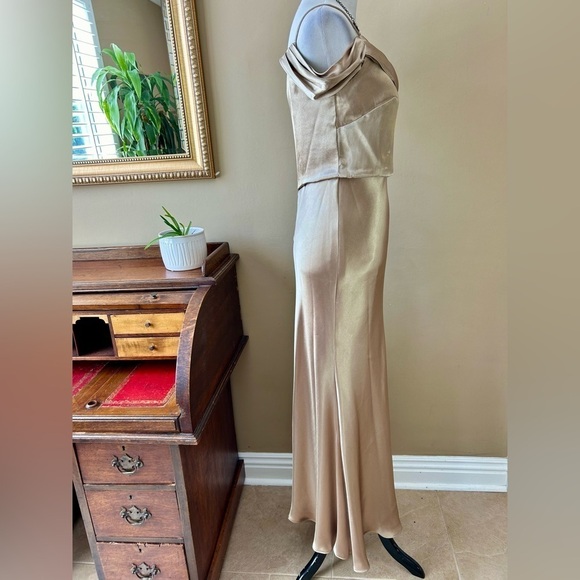 Jenny Yoo Serena Gold Satin Off Shoulder Gown Maxi Dress Bridesmaid Cowl Neck 8 - Picture 6 of 16